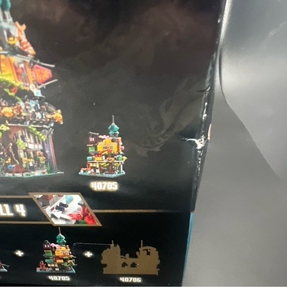 Retired LEGO Micro NINJAGO City Gardens 40705 – VIP Exclusive – - Picture 6 of 7